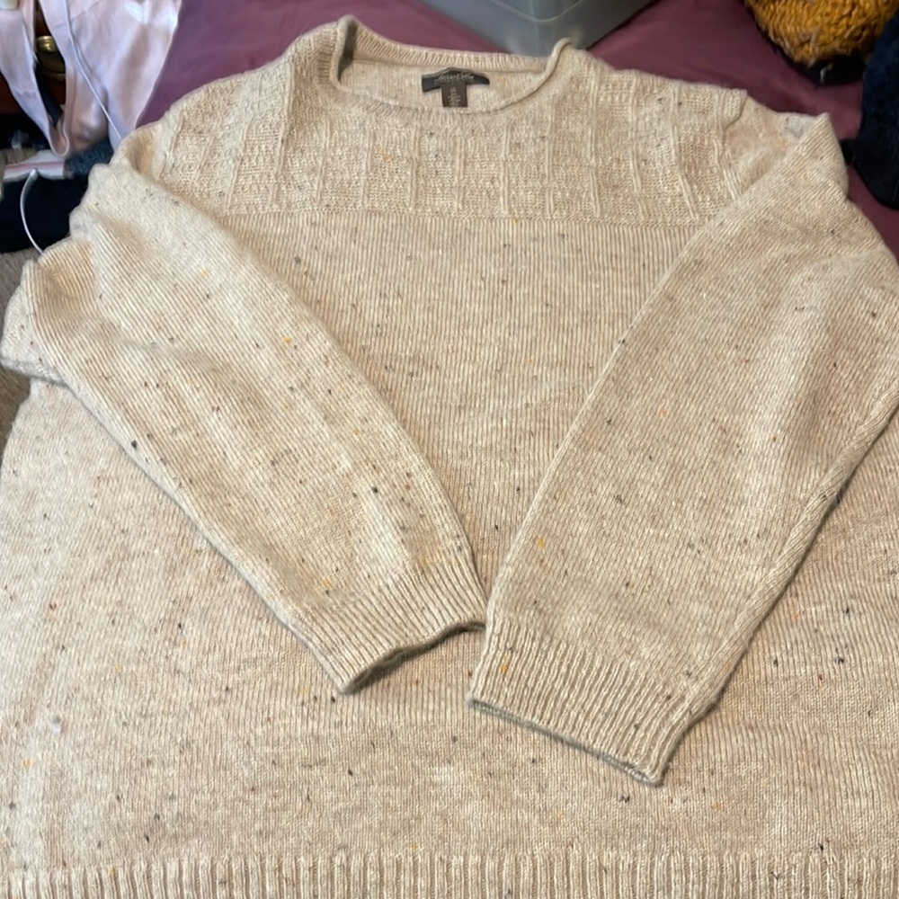 Sweater in excellent condition!!